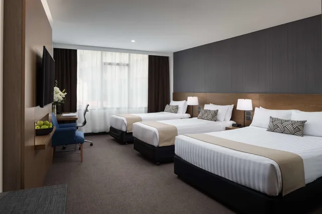 غرفة عائلية بسرير كوين وسريرين منفصلين، RYDGES CAMPERDOWN 1/2