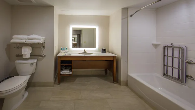 جناح، Holiday Inn Express Gatlinburg Downtown 10/10