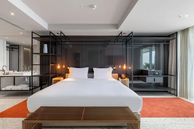 Ocean, Suite, King Bed, Sofa، NEXT by Savoy Signature 1/4