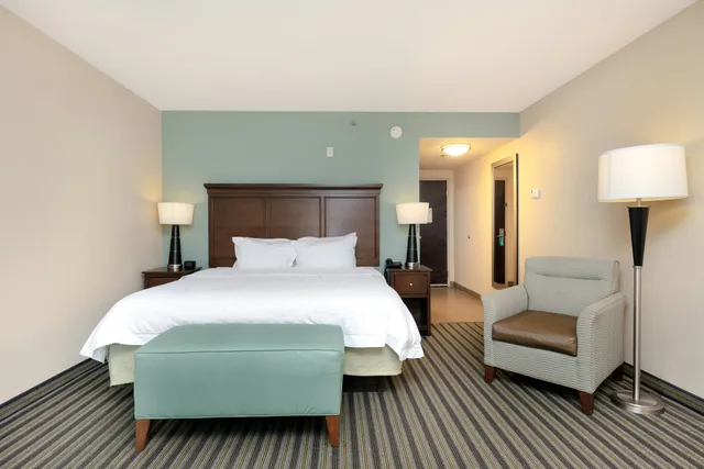 غرفة بسرير كينج، Hampton Inn Suites Adairsville Calhoun Area Ga 1/2