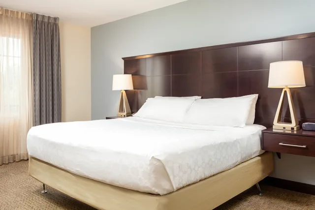 جناح بسرير كينج وسريرين كوين بغرفتي نوم بمطبخ، Staybridge Suites Phoenix - Chandler 5/10