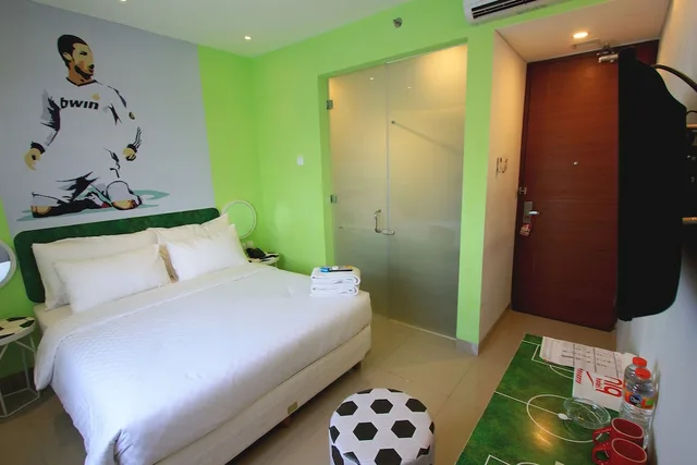 غرفة قياسية بسرير مزدوج، Uniq Hotel Yogyakarta 1/3