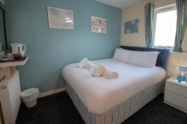 غرفة بسريرين مزدوجين بحمام خاص، Irvine Riverside Guesthouse by Payman Club 1/1