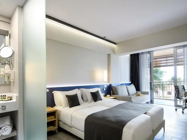 غرفة ديلوكس بسرير مزدوج أو سريرين منفصلين، Blue Dolphin Hotel 1/2