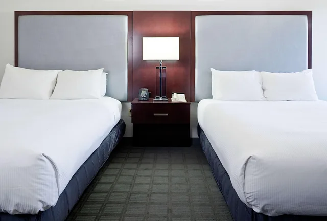 غرفة بسريرين مزدوجين، Hilton Scranton & Conference Center 1/4