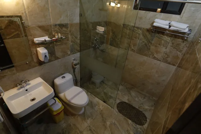 غرفة بريميير بسرير مزدوج، Yog Vashishth Hotel 2/2