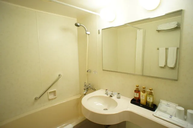 Hollywood, Twin Beds, Hiyori Hotel Osaka Suminoekoen Ekimae 2/3
