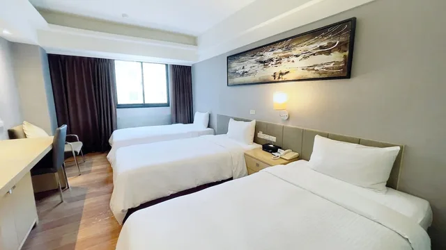 Room, Triple, 3 Beds, Delton Hotel 8/10