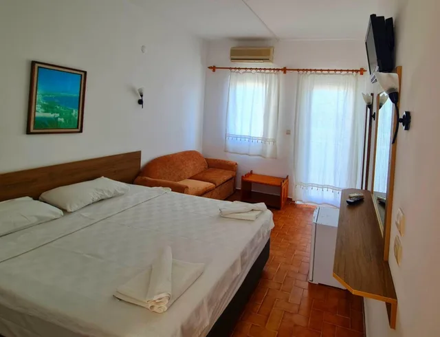 غرفة قياسية بسرير مزدوج بإطلالة على البحر، Nagi Beach Hotel 2/10