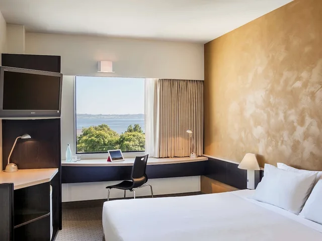 غرفة بسريرين مزدوجين بإطلالة على البحيرة، IBIS ROTORUA 5/10