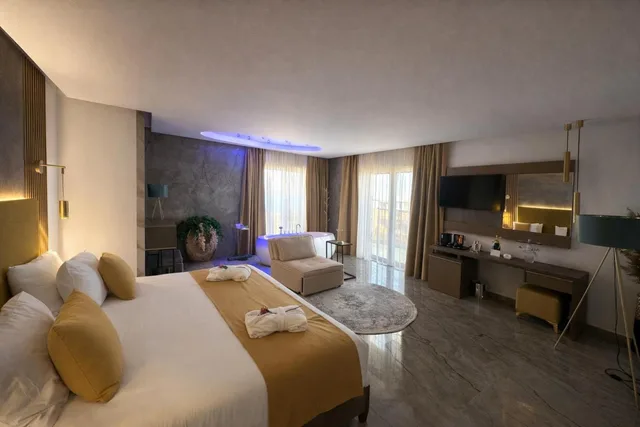 جناح بسرير كينج بإطلالة على البحر، Rhodos Horizon Boutique - Adults Only 1/4