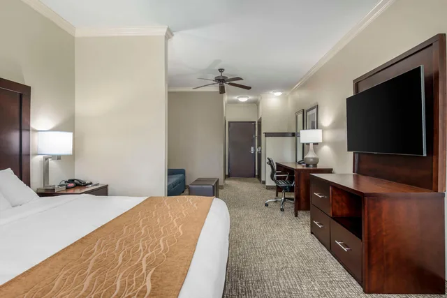 جناح بسرير كينج لذوي الإعاقة، Comfort Inn and Suites Fort Worth Fossil Creek 1/3