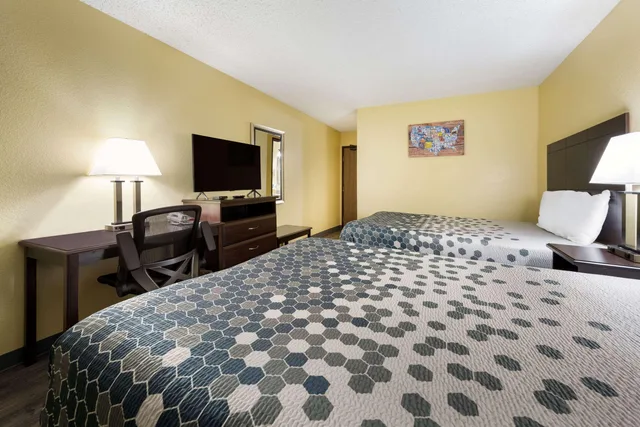 غرفة بسريرين كوين، Econo Lodge Spotsylvania Town Center 3/6