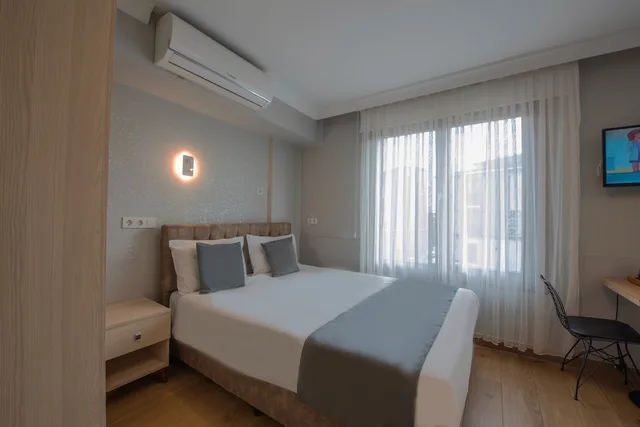 Adjoining, Studio, 2 Queen and Twin Beds, Sea View, Annex، Sur Hotel 9/10