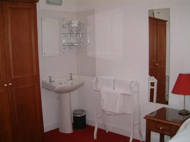 غرفة مفردة، Terrace hotel 3/3