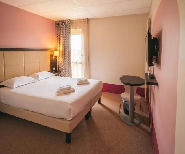 غرفة بسرير مزدوج أو سريرين منفصلين، The Originals City, Hotel La Verriaire, Cholet Sud 9/10