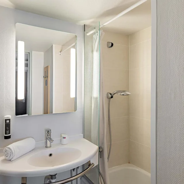 غرفة رباعية، B&B HOTEL Rouen Parc des Expos Zenith 8/10