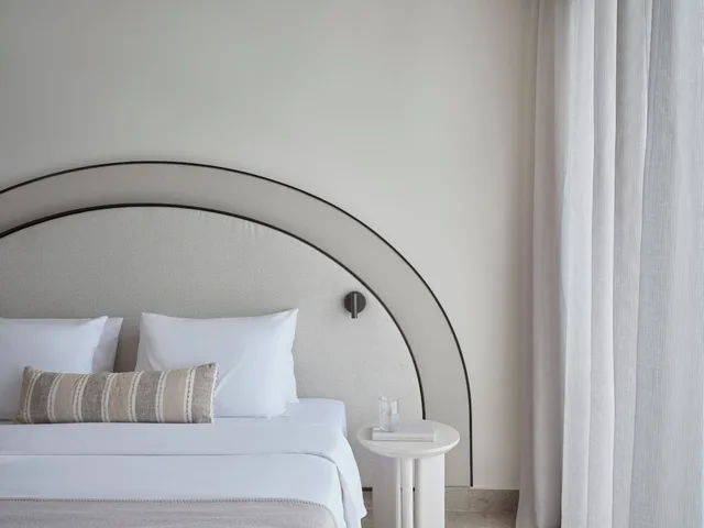 غرفة بسريرين منفصلين بإطلالة على المسبح، Atlantica Thalassa Hotel 8/10