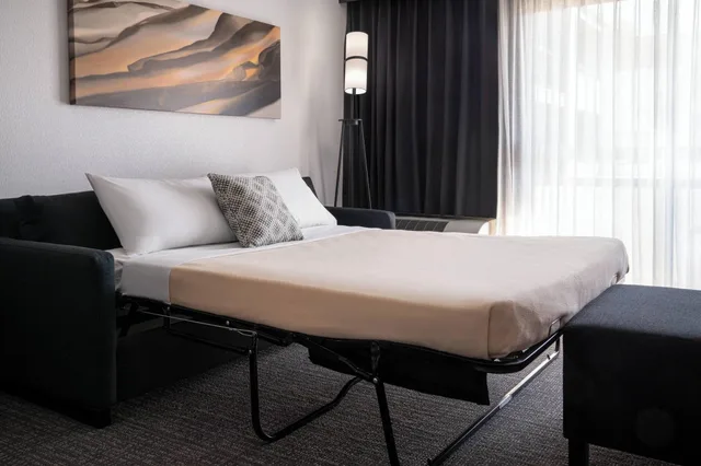 Suite, King Bed, Courtyard by Marriott Rancho Cordova Sacramento 2/4