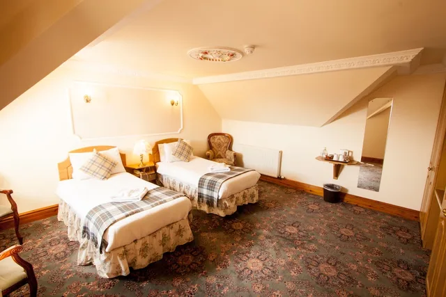 Standard, King Bed, Duke of Gordon 4/5