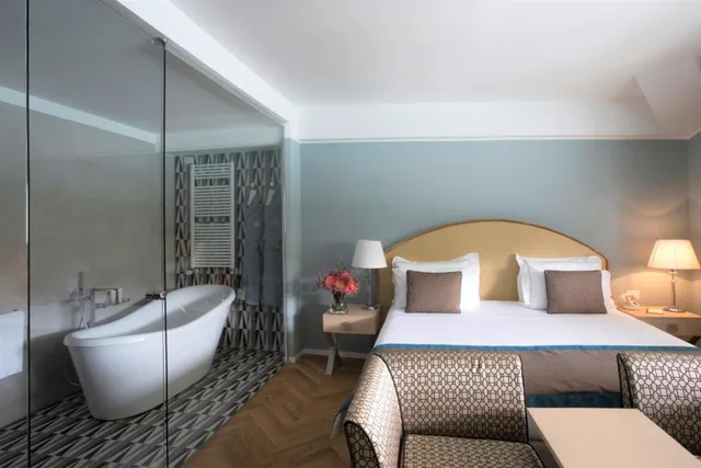 جناح، Grand Hotel Portovenere 2/4