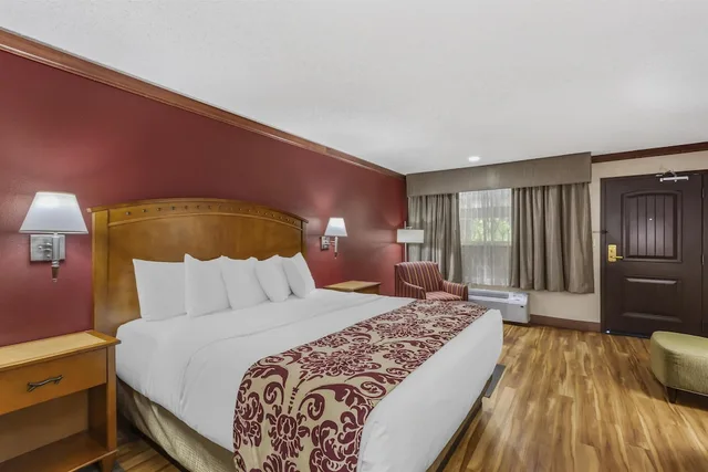 غرفة قياسية بسرير كينج، Best Western Plus Greenwell Inn 4/10