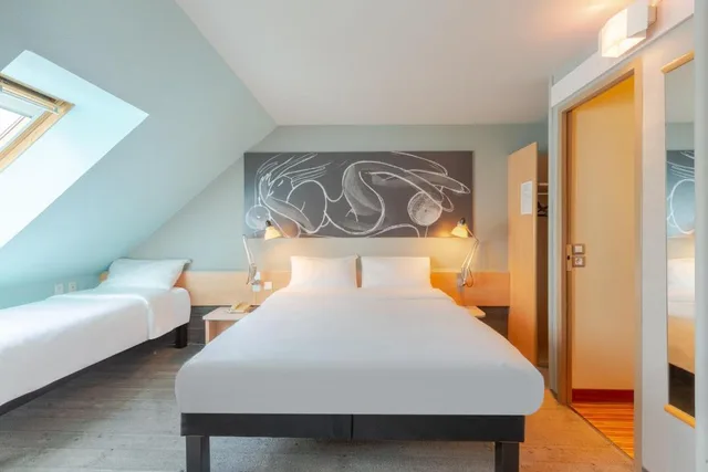 غرفة رباعية، B&B Hotel Chartres Centre Cathedrale 2/4