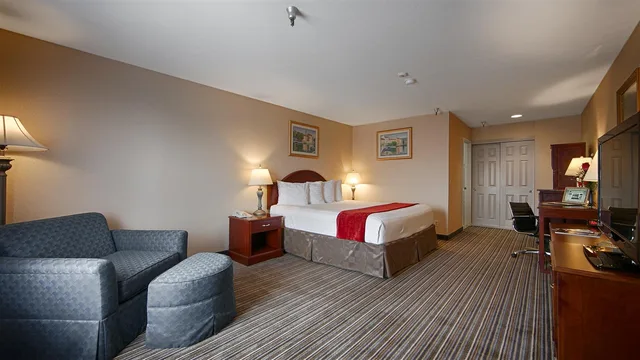 غرفة بسرير كينج لذوي الإعاقة، Best Western Surf City 1/3