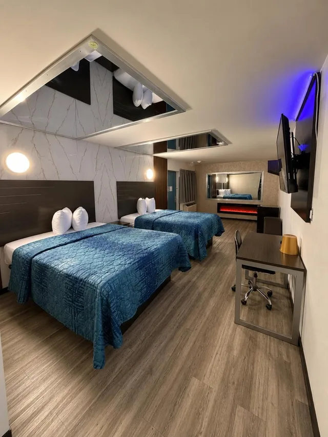 غرفة ديلوكس بسرير مزدوج، Hotel OPUS Bronx Near Bay Plaza Mall 3/6