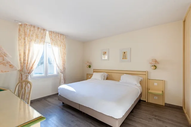 شقة بسرير فردي بغرفة نوم واحدة مع أريكة، Residhotel Grand Avignon 1/2