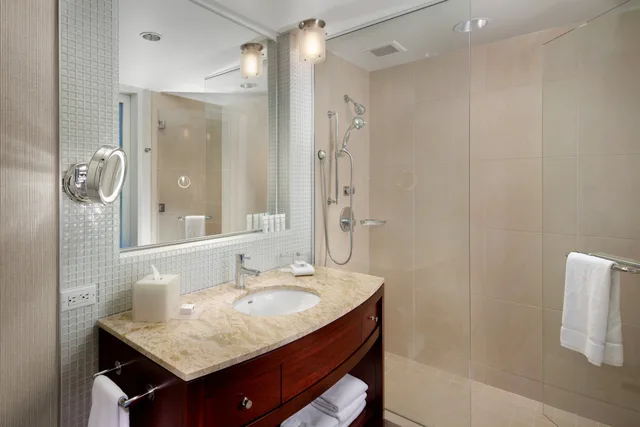 Feature, King Bed، Intercontinental San Francisco Hotel 2/2