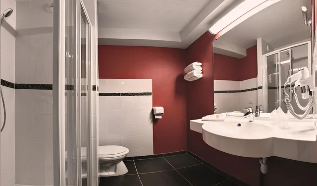غرفة قياسية بسريرين منفصلين، ACE HOTEL PARIS ROISSY 7/8