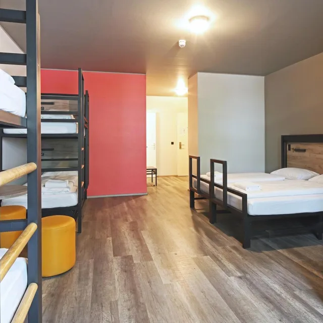 سكن مشترك بستة أسرّة للنساء، a&o Stuttgart City 2/4