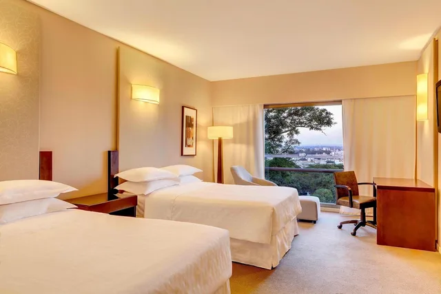 غرفة كلاسيكية بسريرين منفصلين بإطلالة على المدينة، SHERATON SALTA HOTEL 1/5