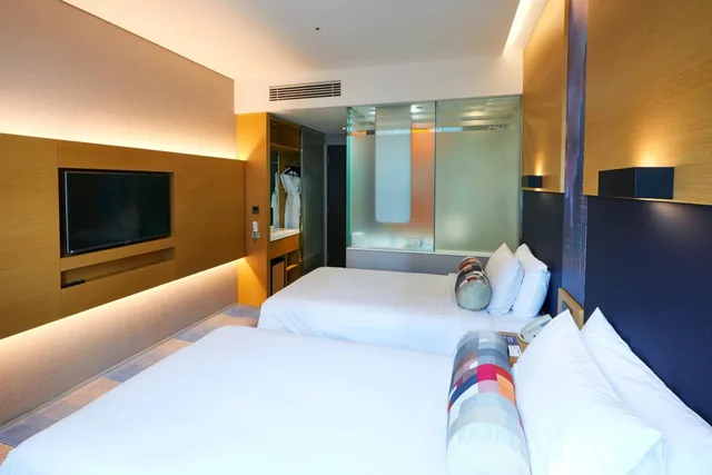 Urban, Aloft, Guest Room, Twin Beds, City View، Aloft Gangnam Seoul 2/9