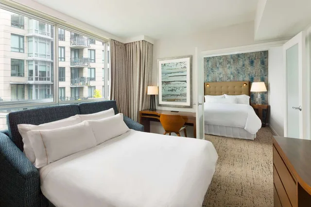جناح بسرير كوين، Hilton Vancouver Downtown 1/2