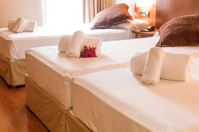 غرفة قياسية ثلاثية بسرير فردي، Bardo Recoletos Coco 3/5