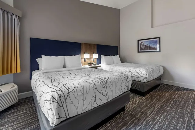 غرفة بسريرين كوين بشرفة، Best Western Denver East 1/2