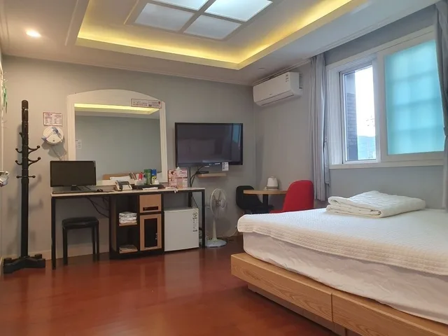 Ondol, Family, Queen Bed، Hite Motel 1/2