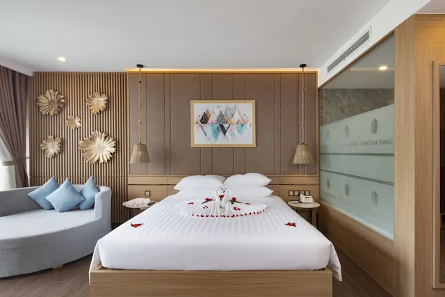 Senior, Partial Ocean View, Balcony، Virgo Hotel 5/5