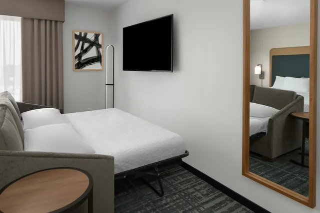 جناح استوديو بسرير كينج لذوي الإعاقة، Homewood Suites by Hilton Charlotte Uptown First Ward 2/3