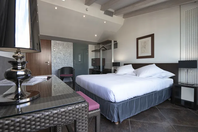 غرفة سوبيريور بسرير كينج، Hotel d Alleves 4/6