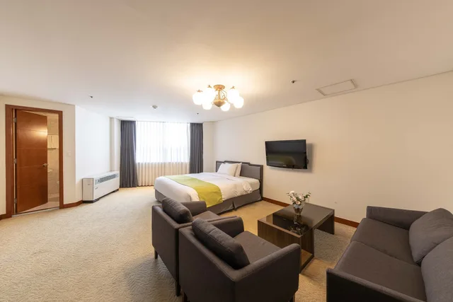 غرفة رباعية بسرير كينج وسريرين منفصلين، President Hotel Seoul 10/10
