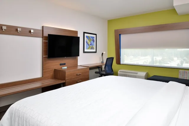 غرفة قياسية بسرير كينج مع أريكة سرير، HOLIDAY INN EXPRESS ORLANDO SOUTH PARK 2/4