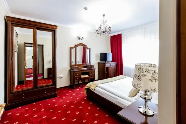 جناح، CAPITOL IASI 3/6