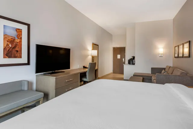جناح بسرير كينج، Comfort Suites Scottsdale Talking Stick Entertainment District 2/5