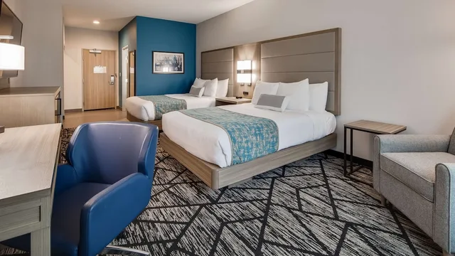 غرفة قياسية بسريرين كوين، Best Western Plus Mid County 5/10