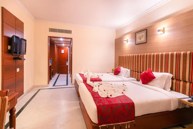 غرفة بريميوم بسريرين منفصلين، Annamalai International Hotel 2/3