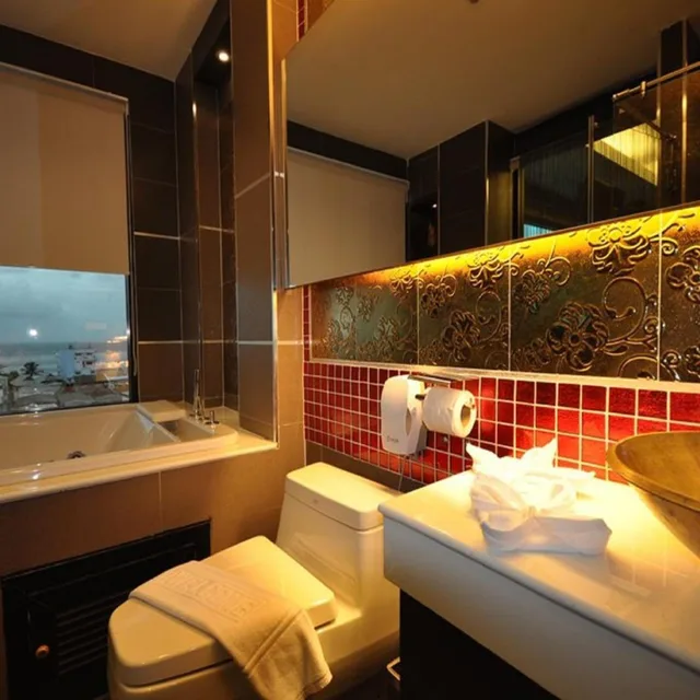 جناح بسرير كينج بإطلالة على البحر بحوض استحمام، Chalelarn Hotel 9/10