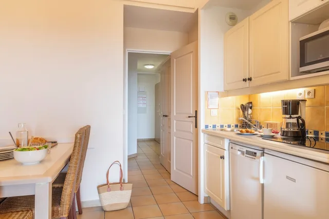 1 Bedroom, Apartment, Double Bed, Sea View, 2 Sofa, Balcony or Terrace، Maeva Particuliers Les Restanques Du Golfe de Saint Tropez 6/7